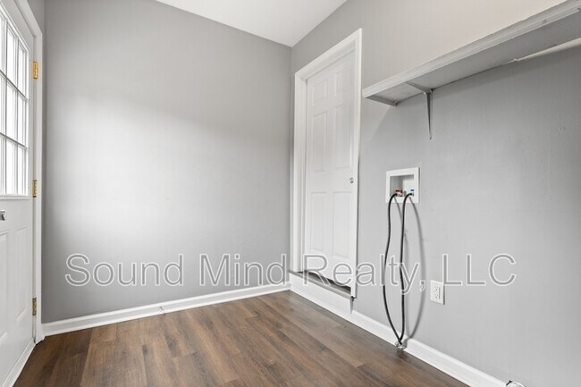 Building Photo - 1232 Beverly Dr