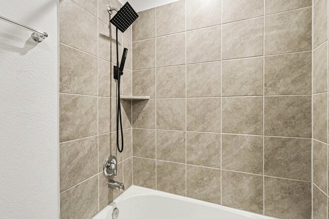 Building Photo - 9926 Palm Royal Dr