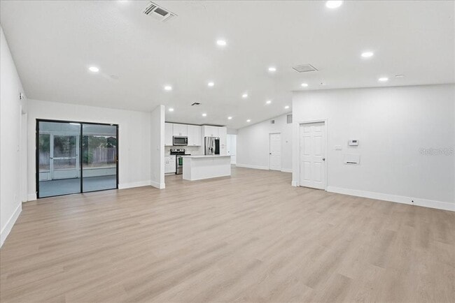 Building Photo - 10619 Abingdon Chase