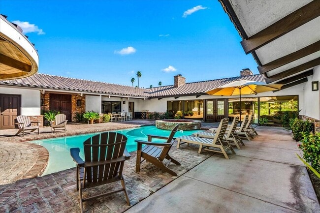 Building Photo - 48731 San Vicente St