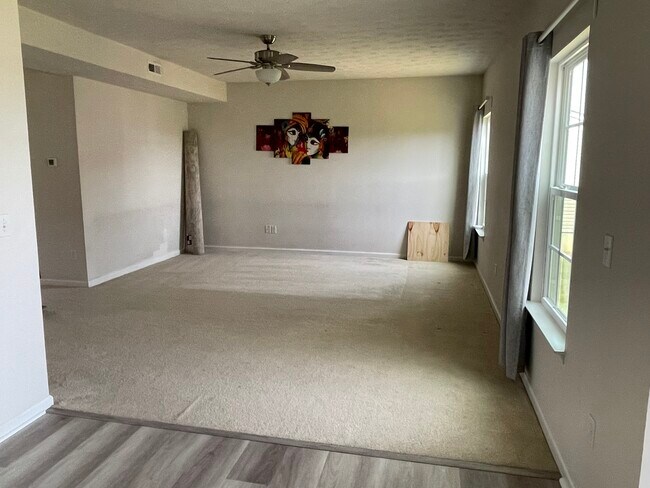 Building Photo - 1164 Trovillo Dr