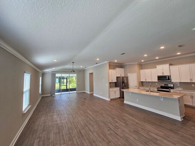 Building Photo - Sawmill Branch 4 Bedroom 2 Bath 3 Car Gara...