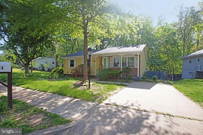 Building Photo - 12611 Valleywood Dr