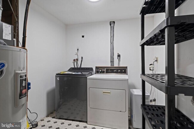 Building Photo - 70 Dorchester Cir