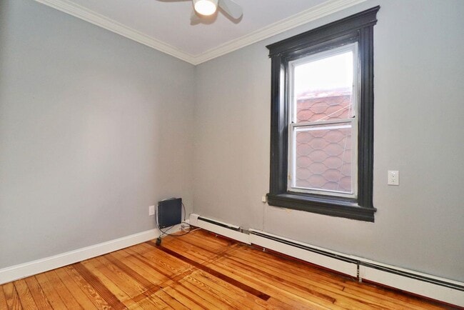 Building Photo - 388 Baldwin Ave