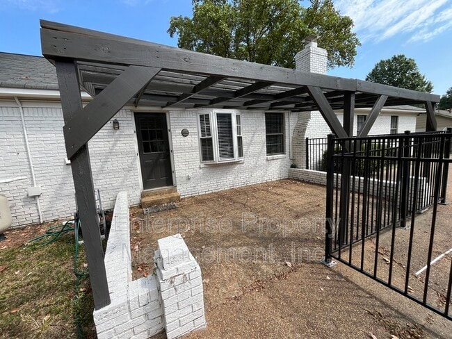 Building Photo - 1764 Chertsy Dr