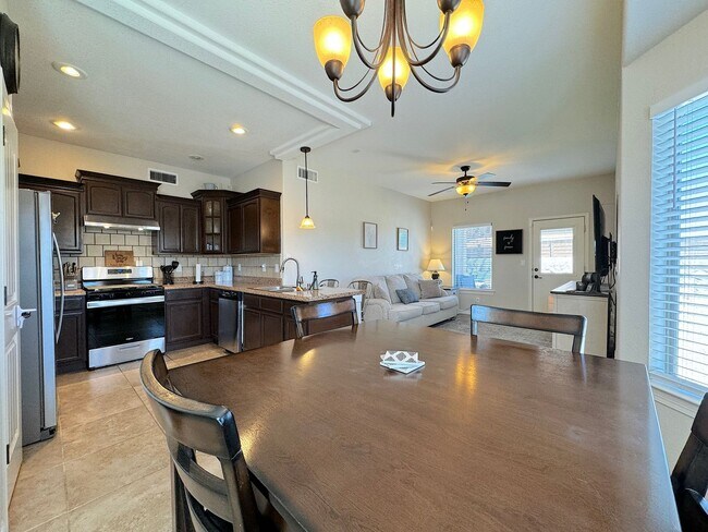 Building Photo - East El Paso 4 bed/ 2 Bath Refrig A/C Home