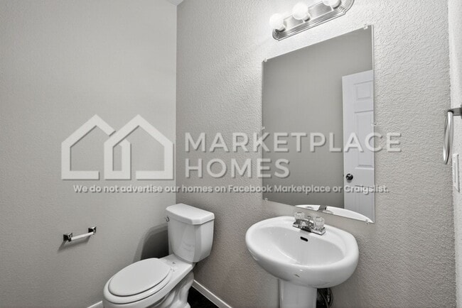 Building Photo - 5066 W Claxton Cir