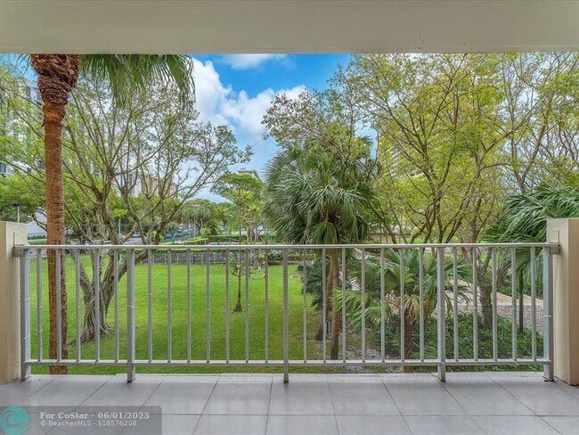 Building Photo - 11111 Biscayne Blvd