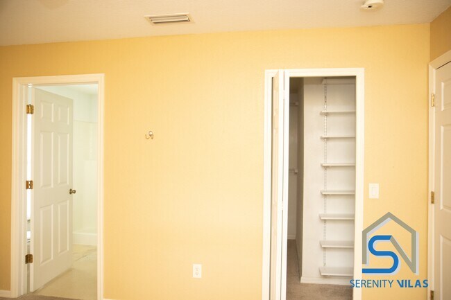 Building Photo - 4221 Wooley Ave