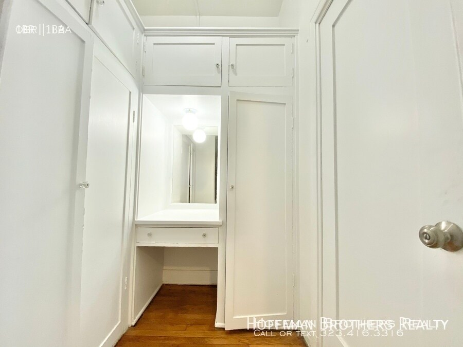 Building Photo - 2505 W 6th St