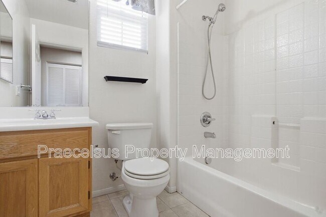 Building Photo - 1293 Fools Gold Wy