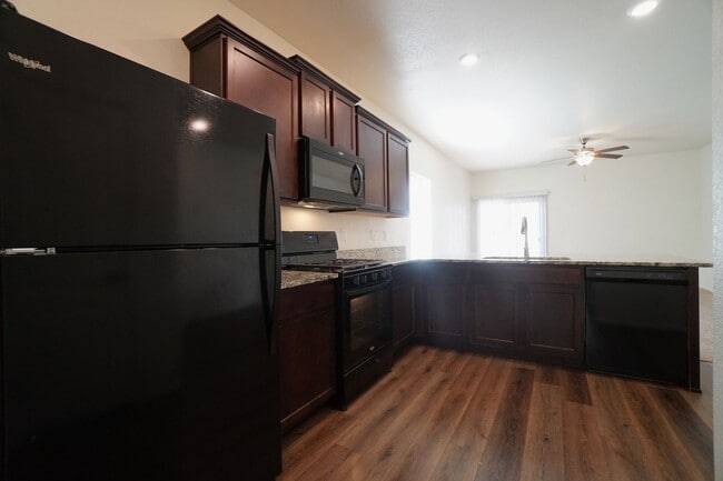 Building Photo - 6214 Meadowbank Ln