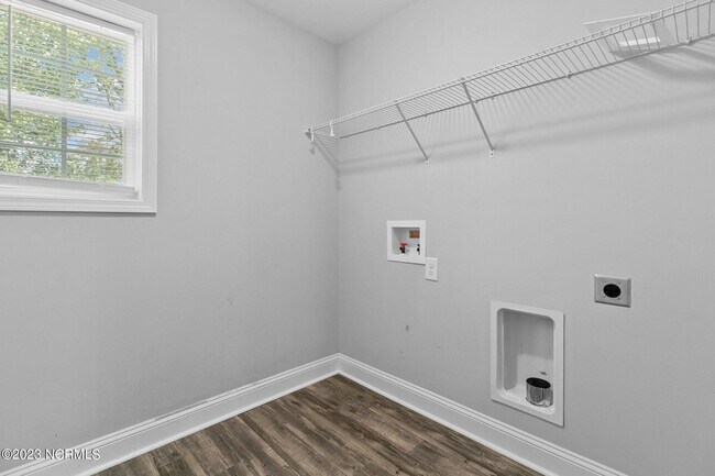 Building Photo - 112 Savannah Ln