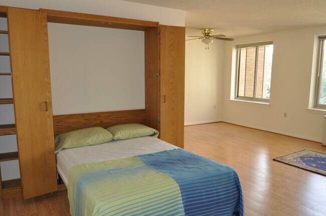 Murphy Bed - 3000 Spout Run Pkwy