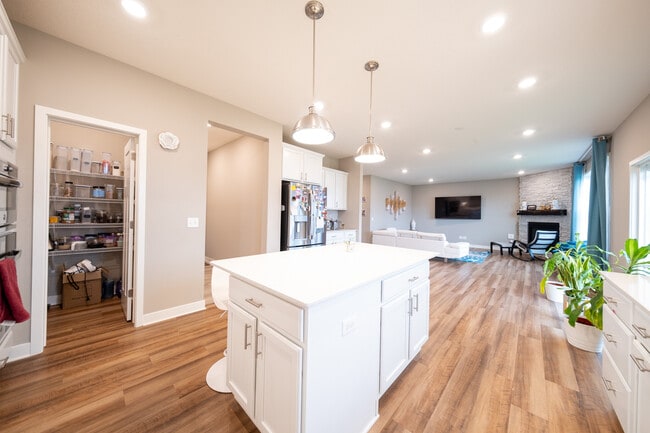 Building Photo - 18362 Greenstone Way