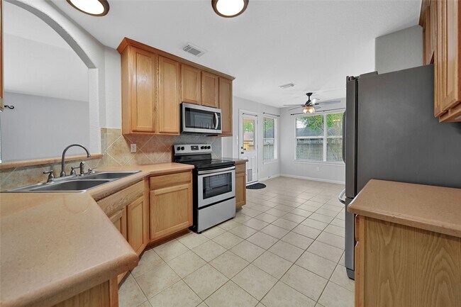 Building Photo - 12411 Brightwood Dr