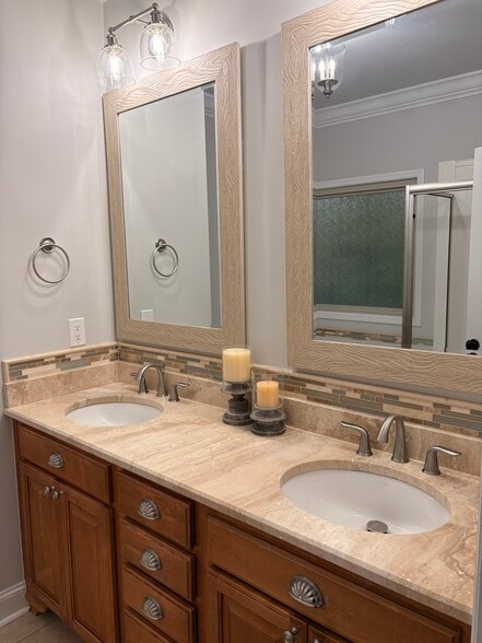 Master Bathroom - 123 Chelsea Park