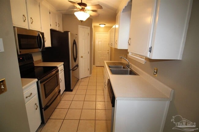 Building Photo - 5719 Cacica St