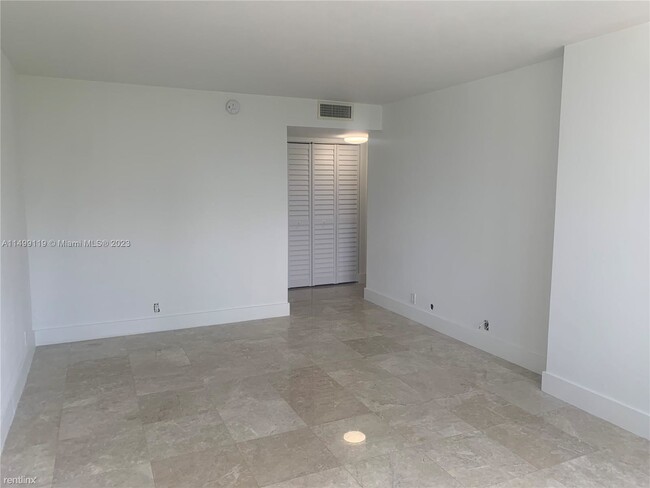 Building Photo - 2 br, 2 bath Condo - 1901 Brickell Ave Apt...