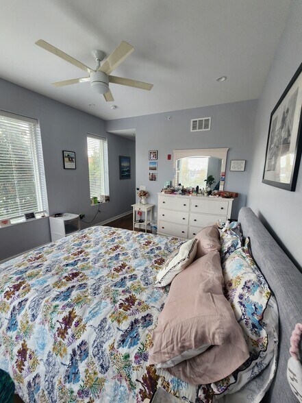 Building Photo - 1500 N American St