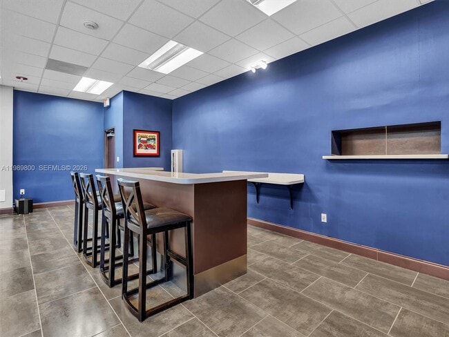 Building Photo - 3375 N Country Club Dr