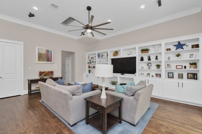 Building Photo - 1716 Upland Lakes