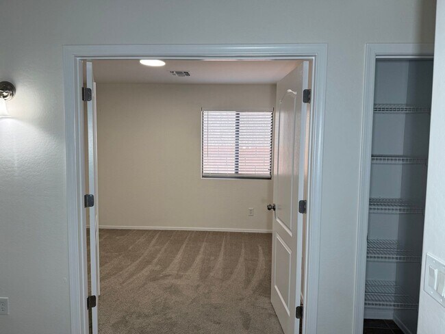 Building Photo - 3922 N Creosote Ct