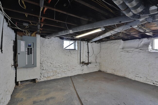 Building Photo - 476 Zimpfer St