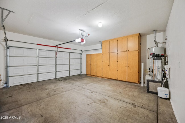 Building Photo - 3738 W Memorial Dr