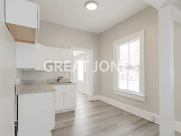 Building Photo - 1260 Hillyer Ave