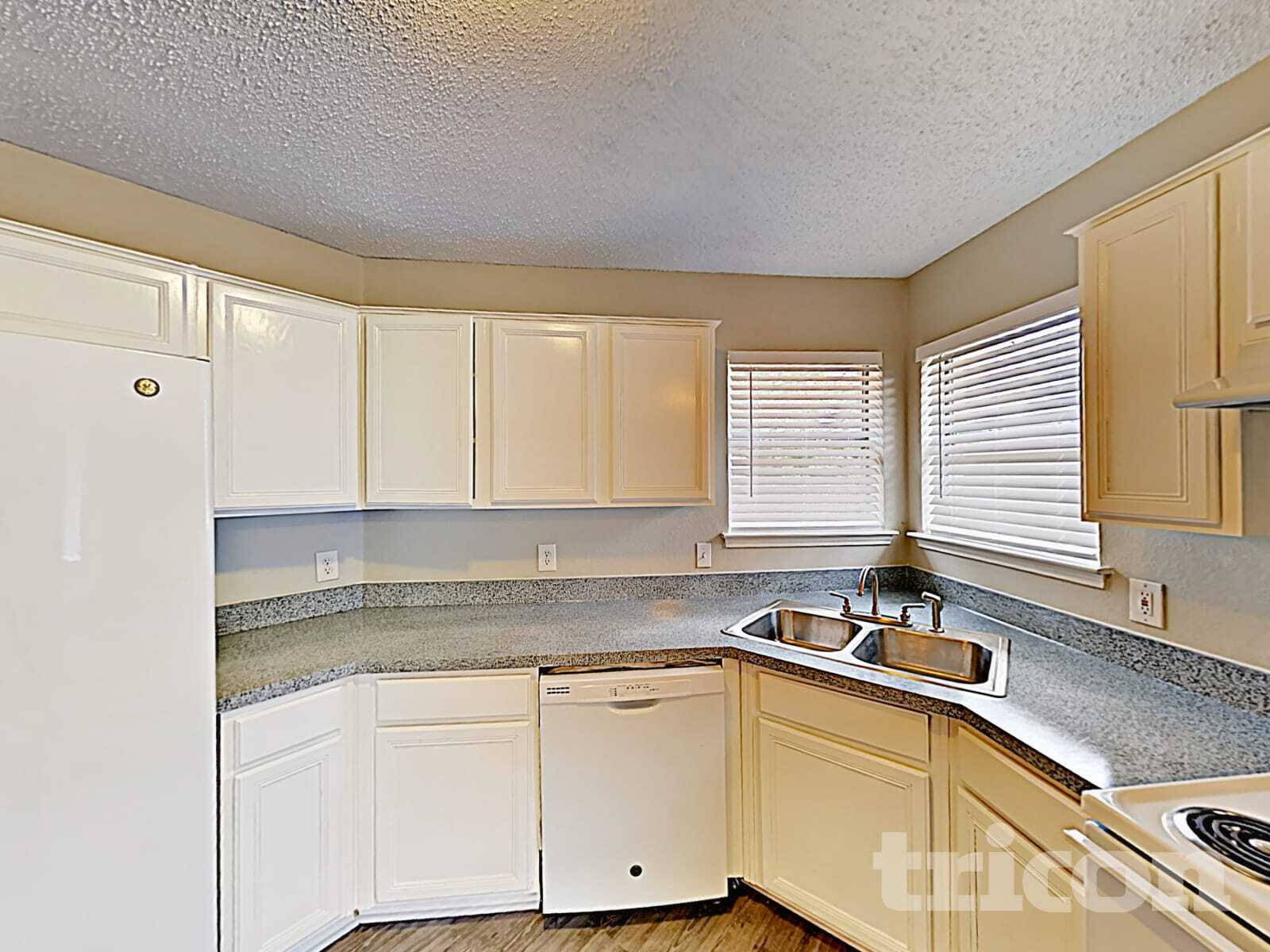 Building Photo - 206 Briarglen Dr