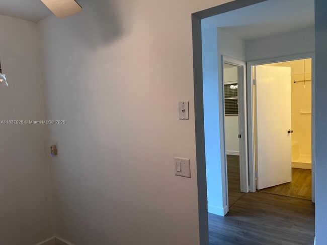 Building Photo - 131 Lake Anne Dr