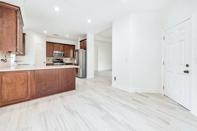 Building Photo - 130 W Stockbridge Landing Cir