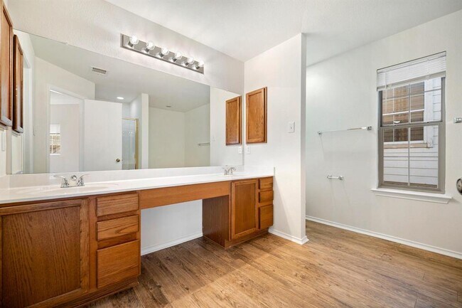 Building Photo - 11112 Chatam Berry Ln