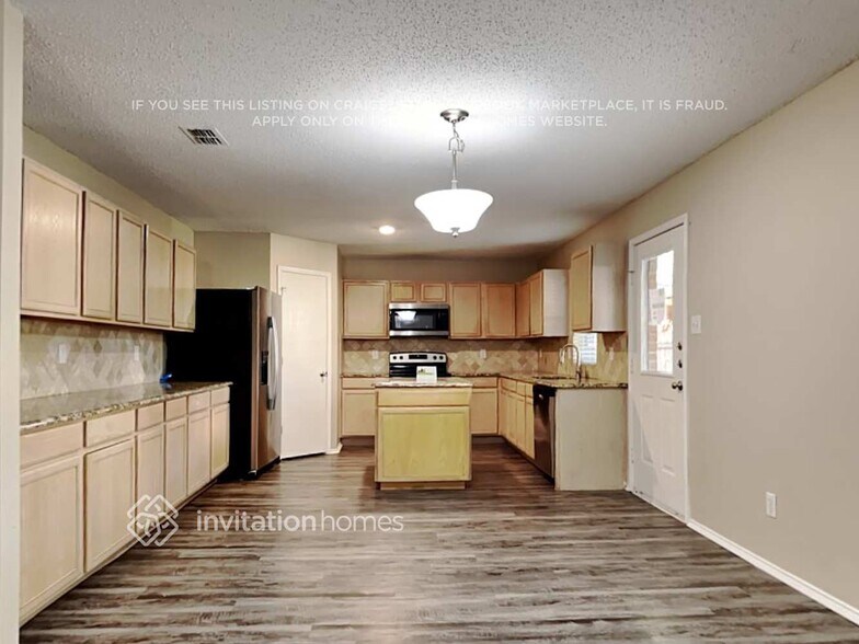 Building Photo - 5521 Costa Mesa Dr