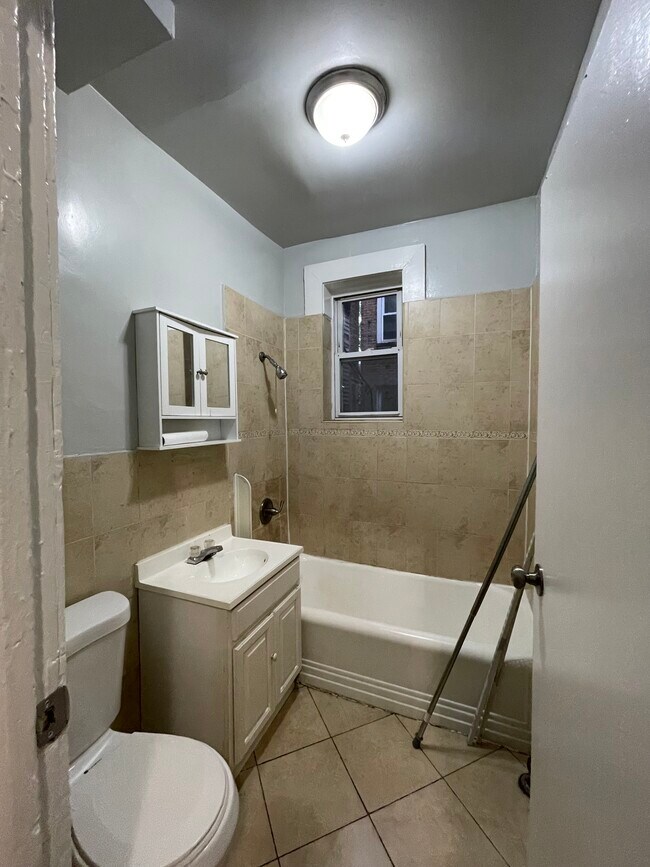 404 Union Ave 105 - 390 Union Ave