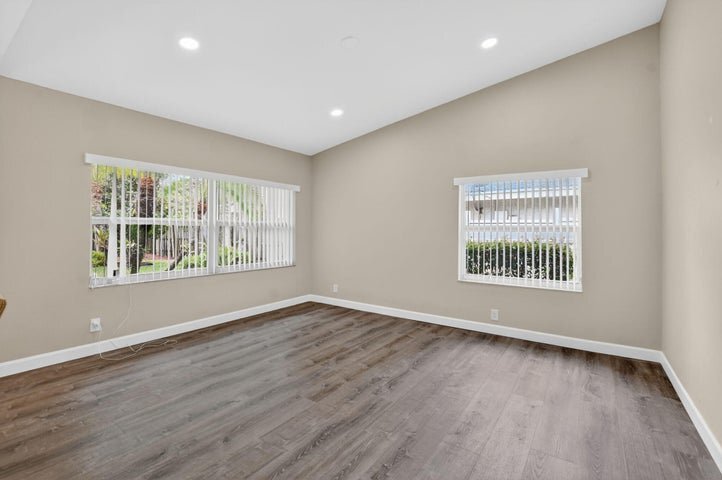 Building Photo - 3068 NW 25th Way