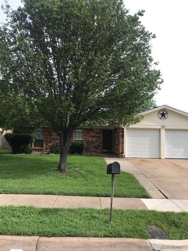 Building Photo - 3 bedroom in quiet subdivision