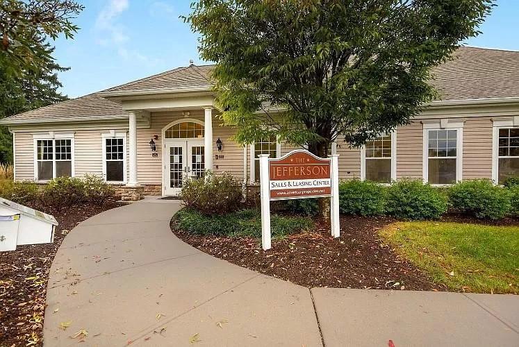 Building Photo - 627 Timberlake Dr