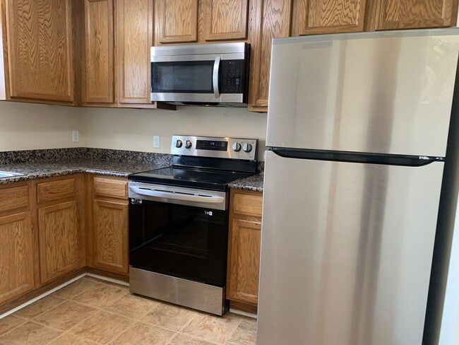 Building Photo - 2-Bedroom, 2-Bath Condo for Lease – Manors of Regency, Shelby Township