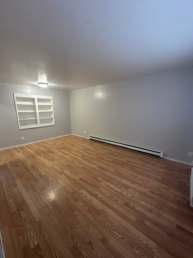 Building Photo - Williamsburg Community