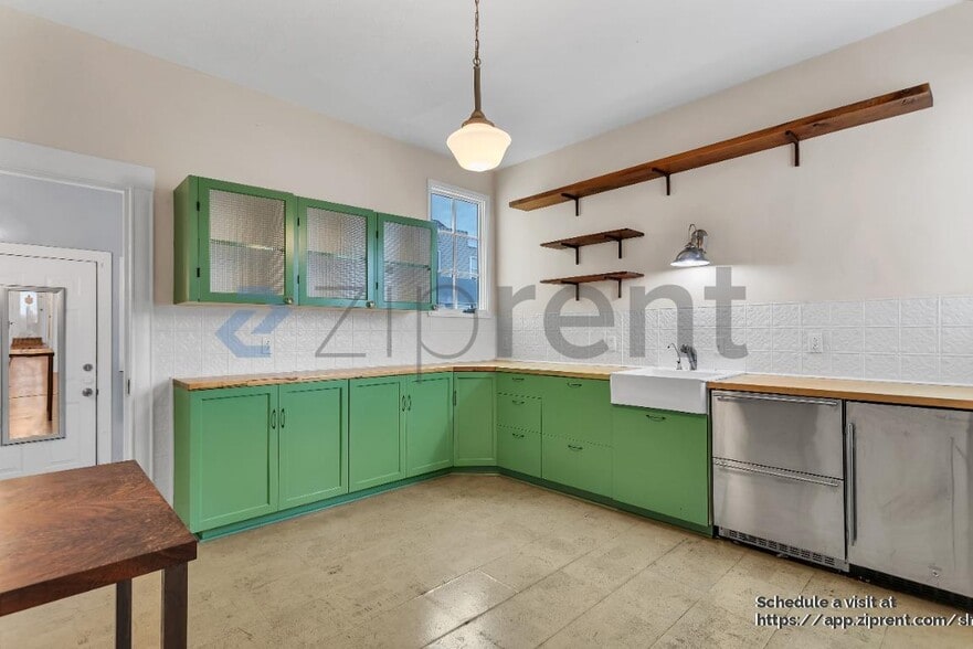 Building Photo - 161 Capp St