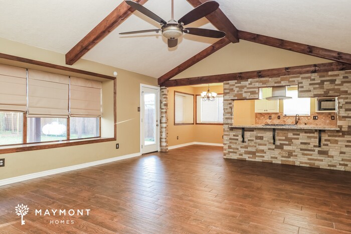 Building Photo - 17435 Jolly Boat Dr