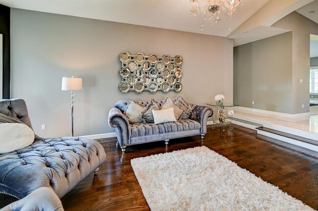 Building Photo - Incredible furnished house on Madison's We...