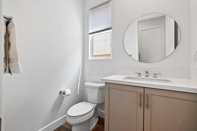 Building Photo - 1650 Murano Pl