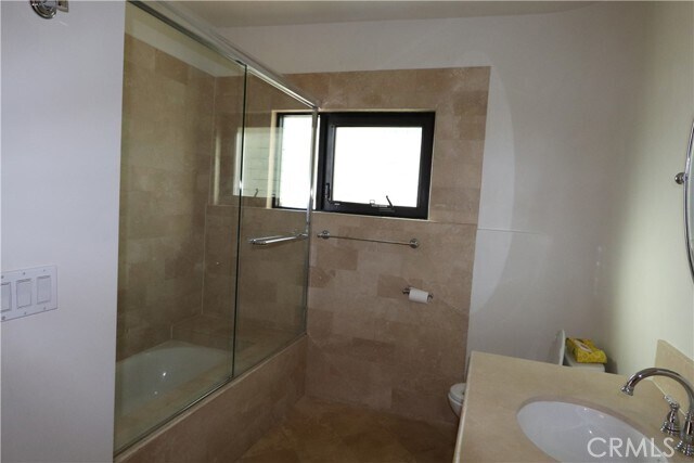 Building Photo - 703 Luton Dr