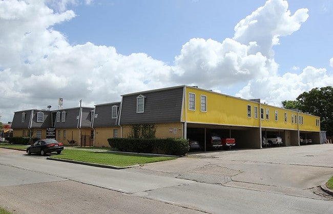 Building Photo - 4015 Broadway St