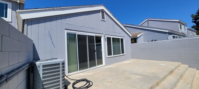 Building Photo - 1017 Quiet Creek Ln