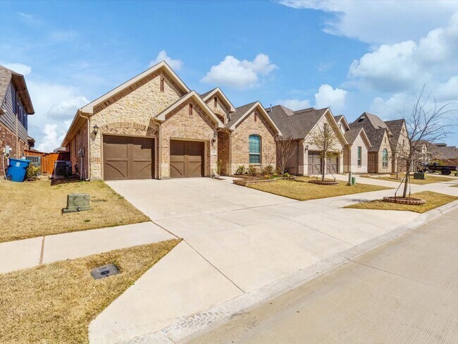 Building Photo - 14912 Belclaire Ave